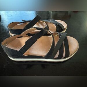 Vionic Kellyn Women's Sandals Size 8 Black Leather Wedge Platform Sandals